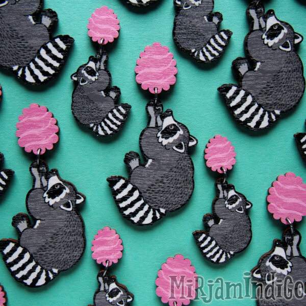 Cotton Candy Raccoons vanerikorvakorut, eri kokoja ja värejä